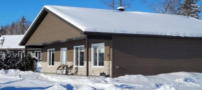Les Chalets Baie Cascouia, Nature & Expérience à Saguenay